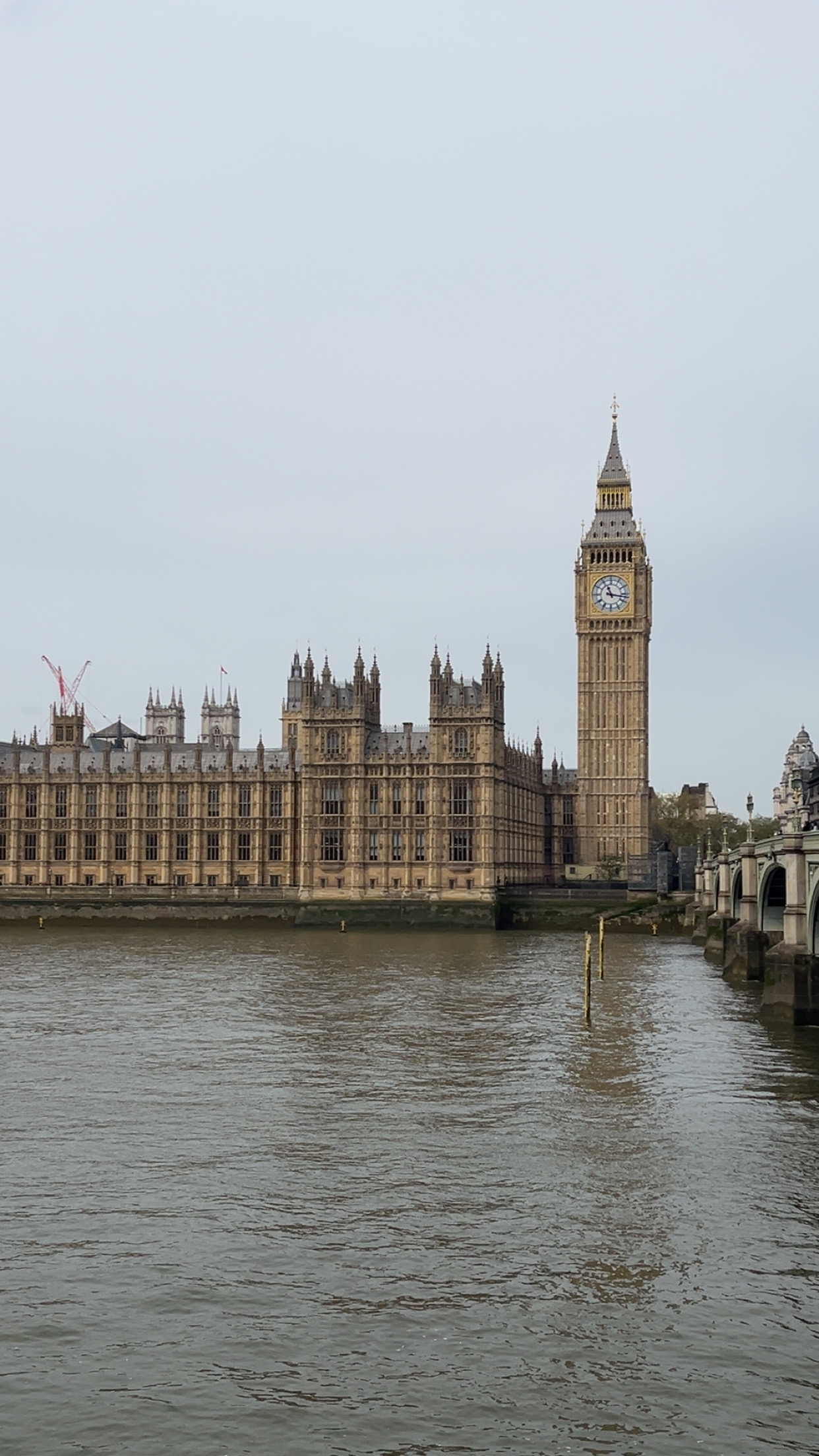 Big Ben et Westminster depuis la Tamise