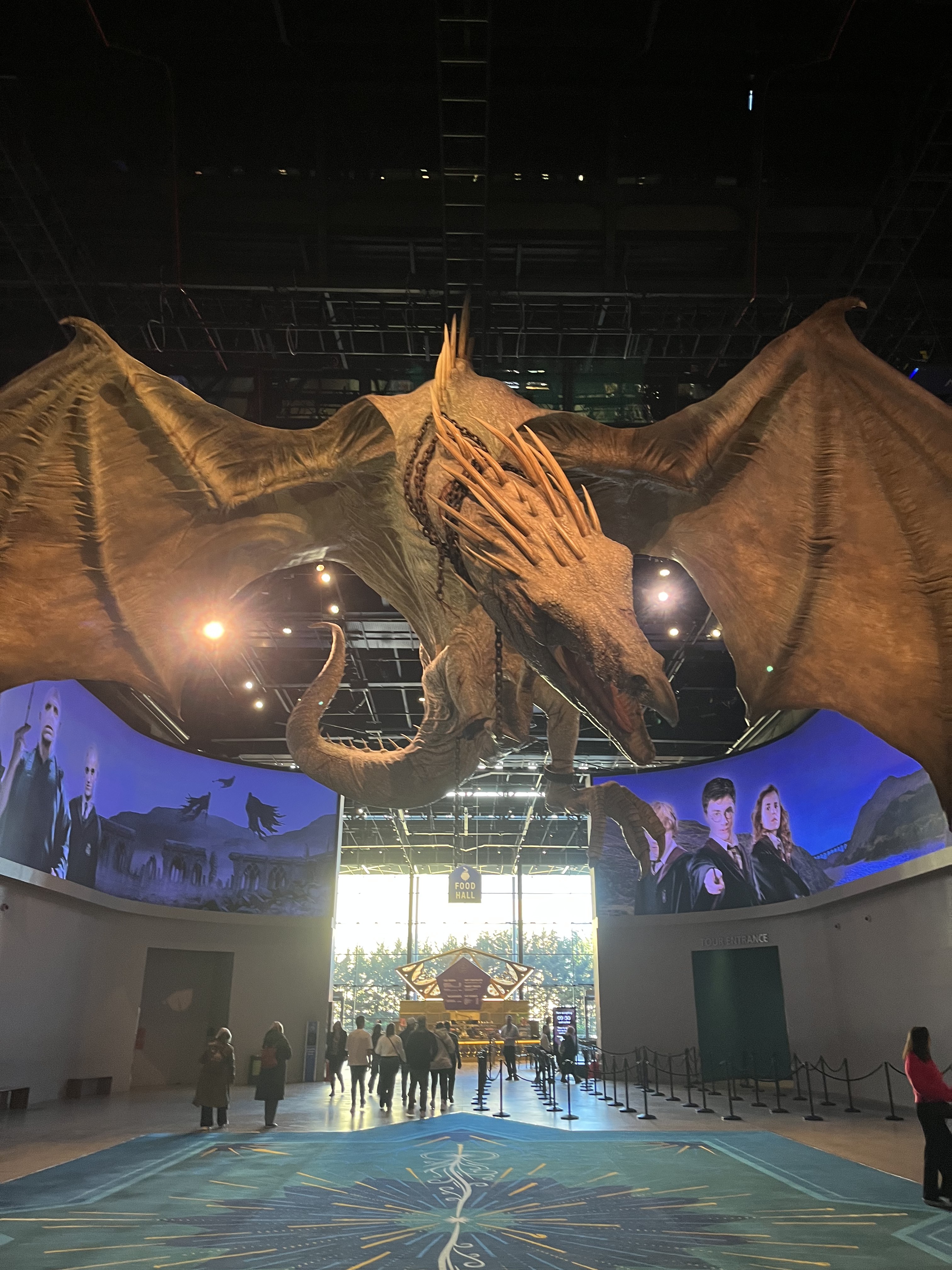 Warner Bros Studio dragon Gringotts